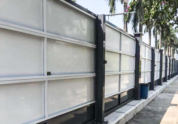Movable enclosure