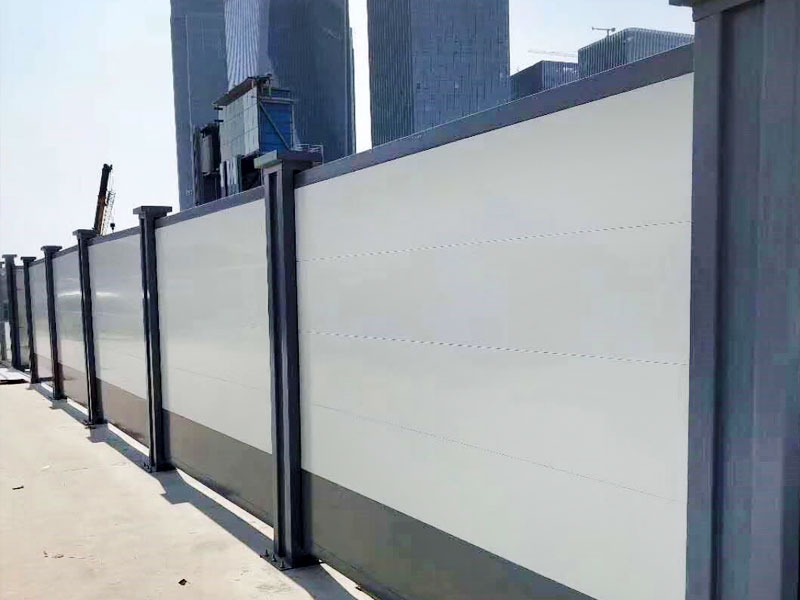 Movable enclosure E
