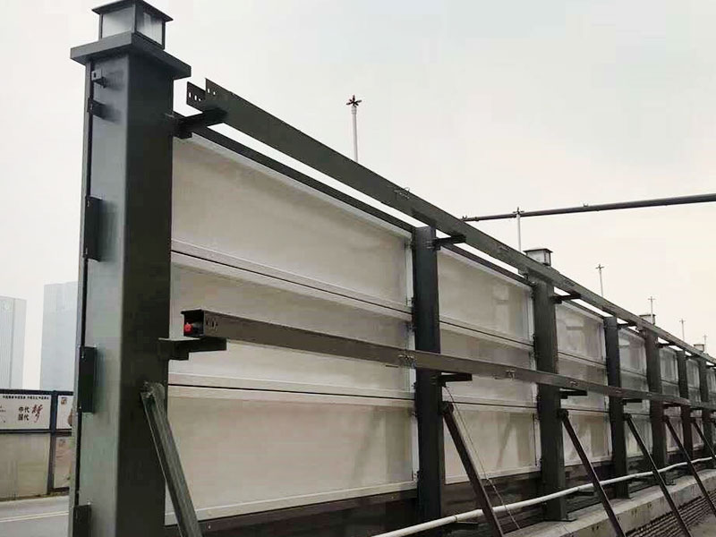 Movable enclosure H