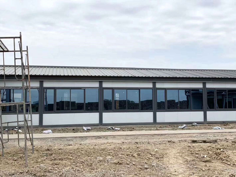 Single storey double slope prefabricated house